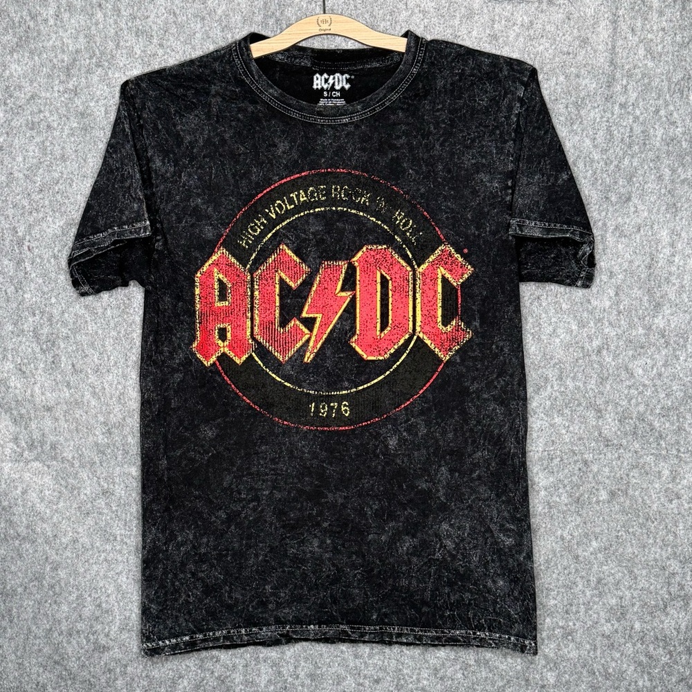 AC/DC 1976 High Voltage UK Tour‎ Band Shirt- Sz S
